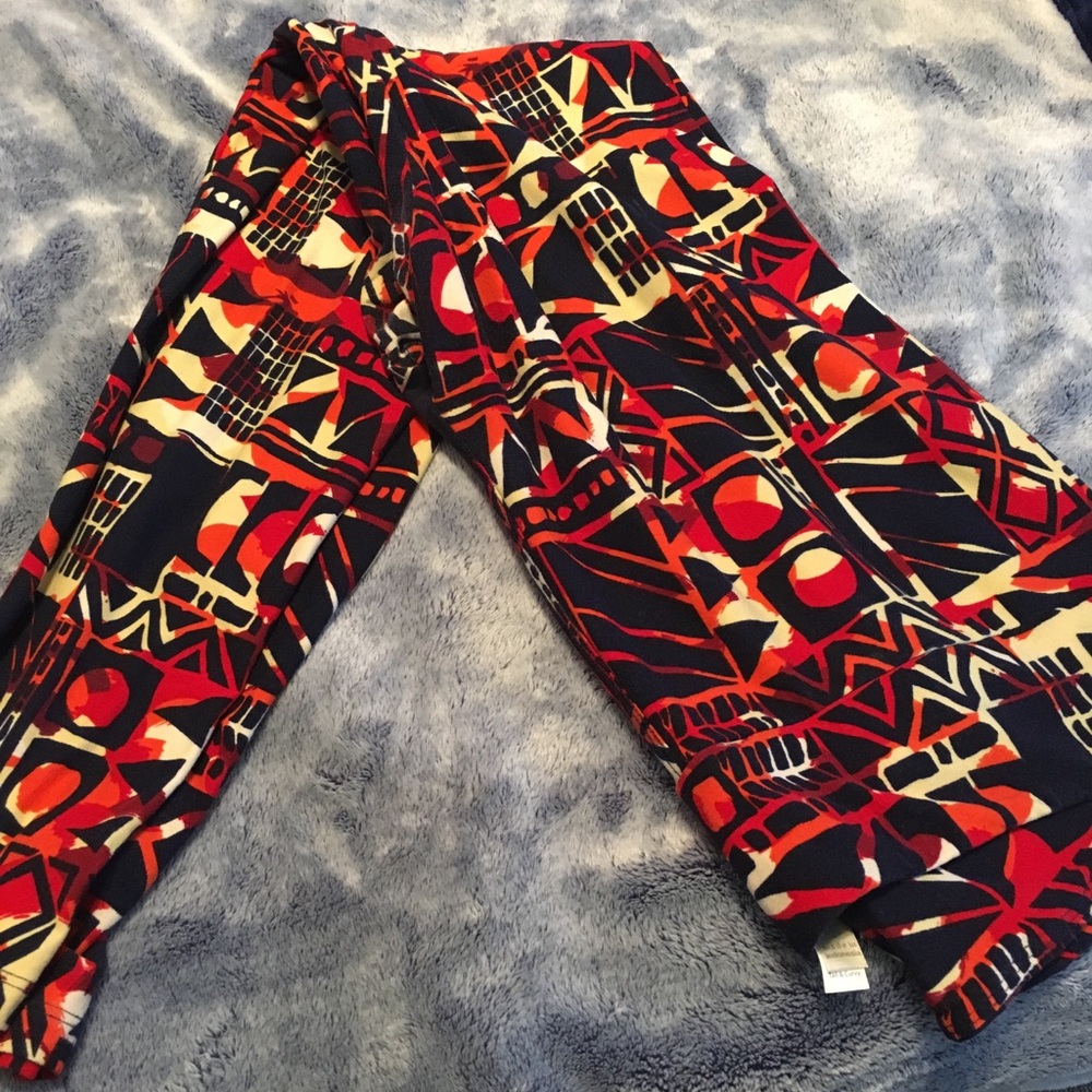 Tall and curvy LuLaRoe leggings